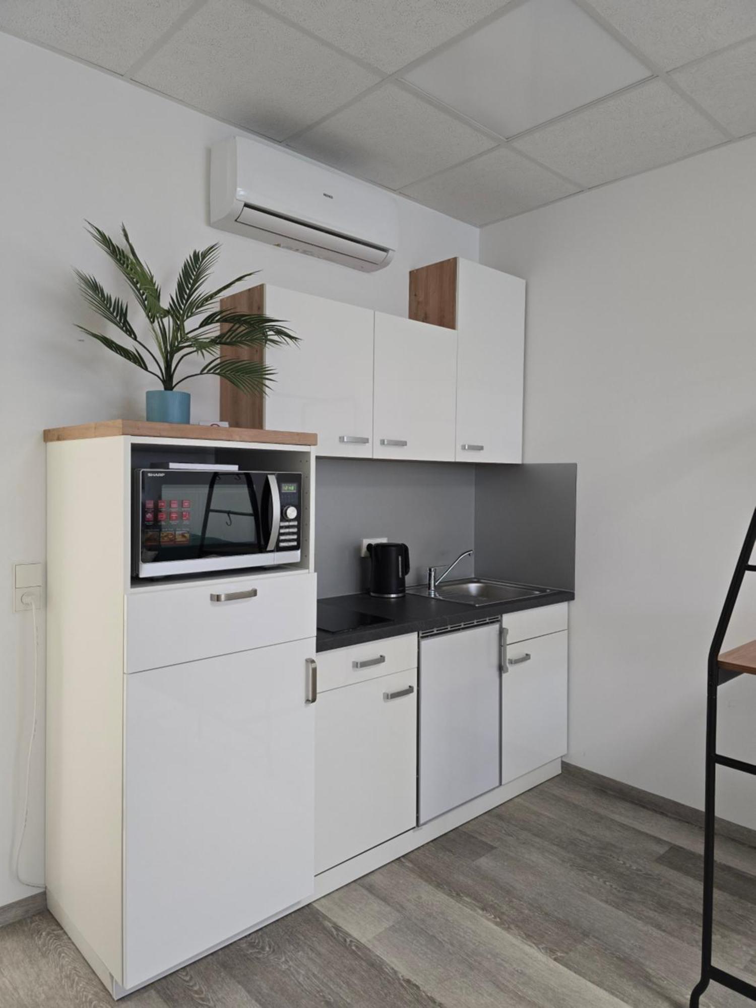 Doppelzimmer-Studio Fuer 2 Ramstein-Miesenbach Bagian luar foto